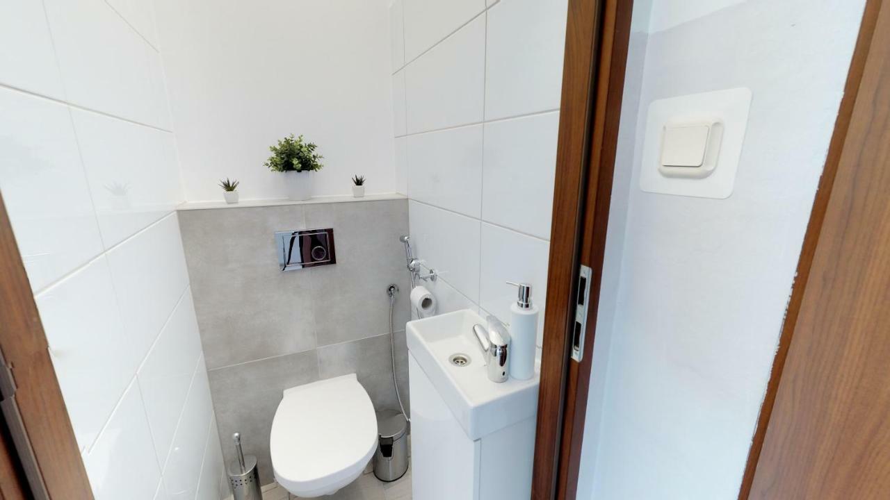 New Whitehouse Rooms Гданск Екстериор снимка