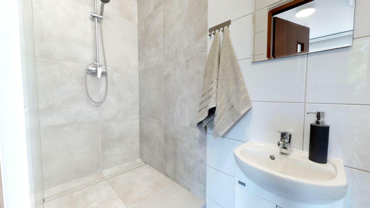 New Whitehouse Rooms Гданск Екстериор снимка